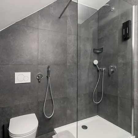 Grad - Sauna & Hot Tub *