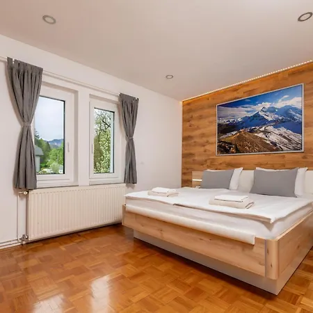 Grad - Sauna & Hot Tub