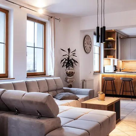 Grad - Sauna & Hot Tub Apartman *