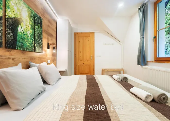 Grad - Sauna & Hot Tub